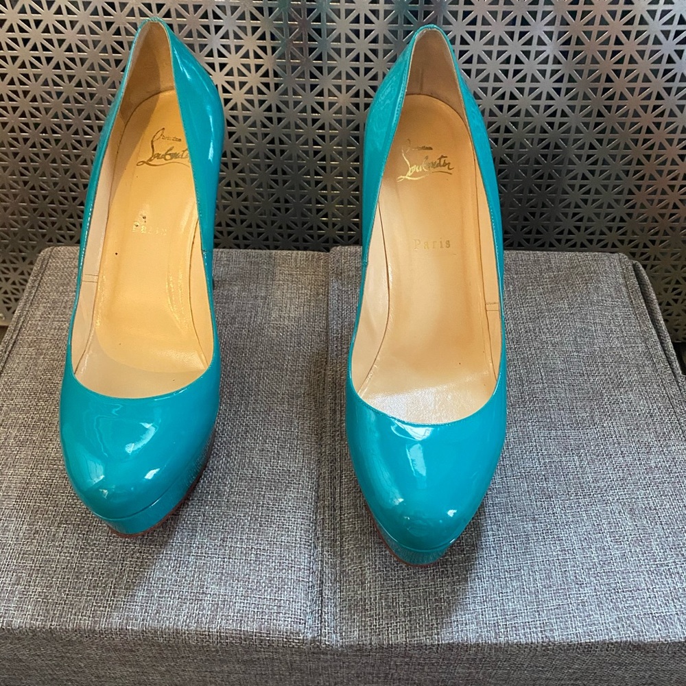 Christian Louboutin Bianca pumps size 40.5 great condition.